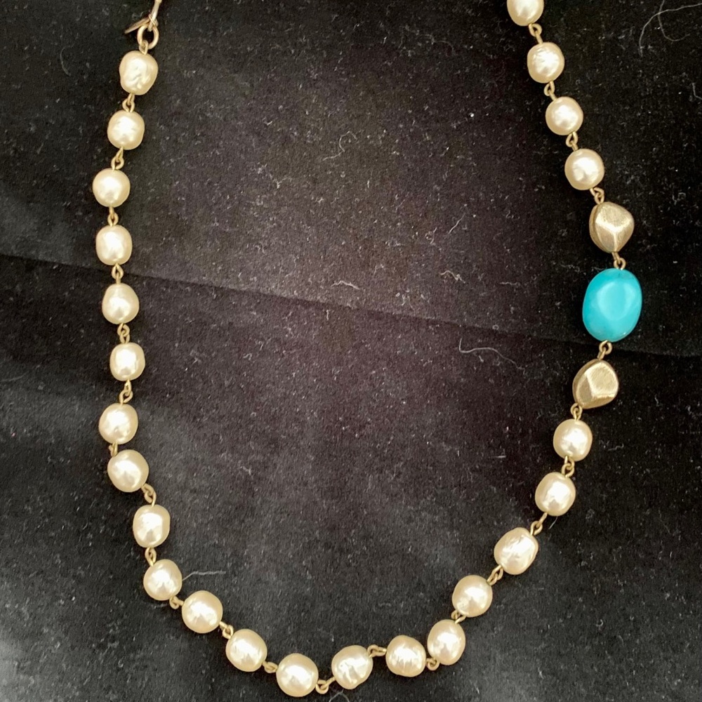 Pearl & turquoise necklace with adjustable clasp.